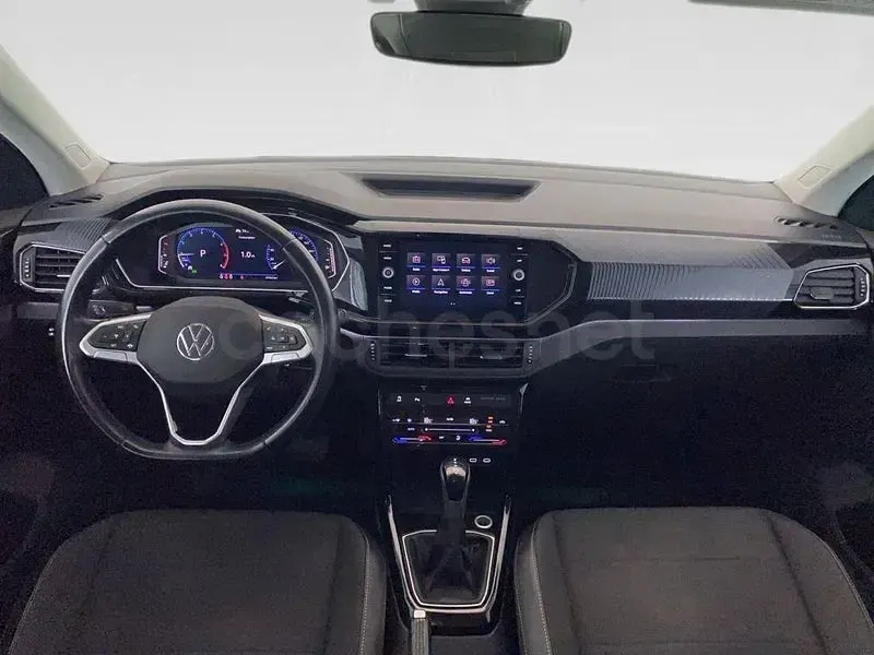 Usado VW T-Cross Sportline 110 CV (80 kW) 2023 Gris / plata SUV