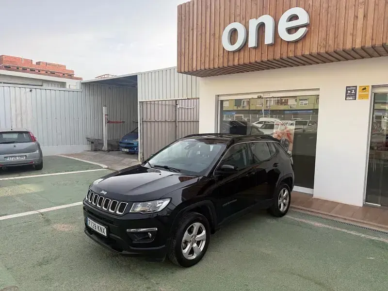 Usado Jeep Compass Limited 140 CV (102 kW) 2018 Negro SUV