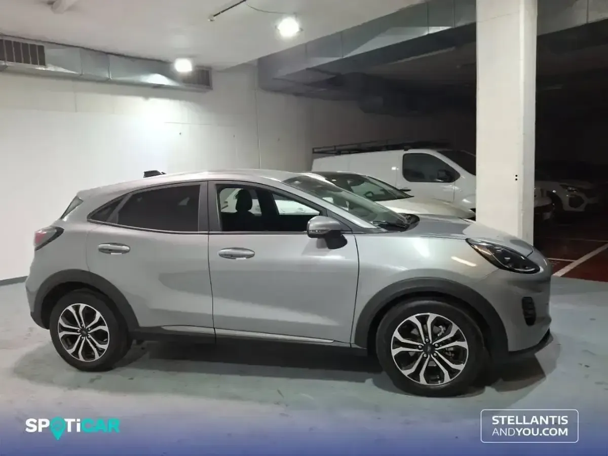 Usado Ford Puma Titanium 125 CV (91 kW) 2024 Gris SUV