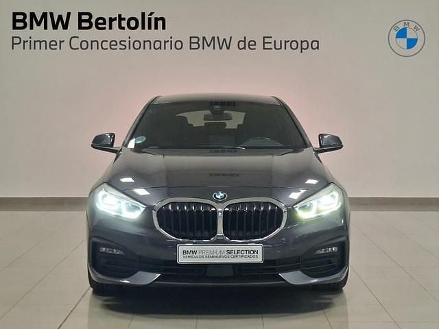Usado BMW 118 Comfort Edition 140 CV (102 kW) 2021 Gris / plata Utilitario