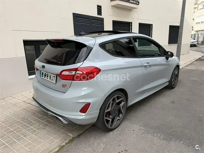 Usado Ford Fiesta ST 200 CV (147 kW) 2019 Gris / plata Utilitario