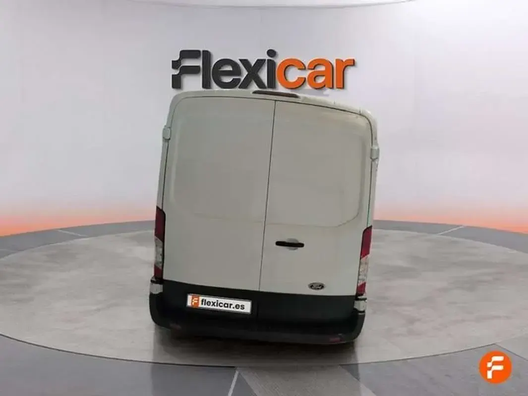 Usado Ford Transit Trend 131 CV (96 kW) 2023 Blanco Van