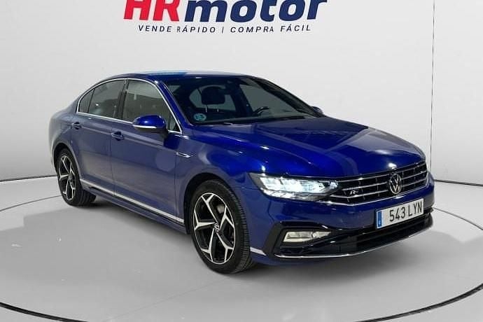 Usado 2022 VW Passat R-line Berlina | 21.290 € (Precio justo) - Imagen 1/4