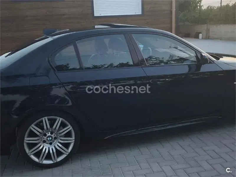 Usado BMW 550 Comfort Edition 367 CV (269 kW) 2005 Negro Berlina