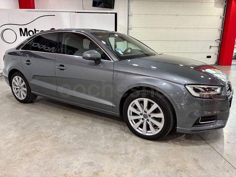 Usado Audi A3 Design 150 CV (110 kW) 2019 Gris / plata Berlina