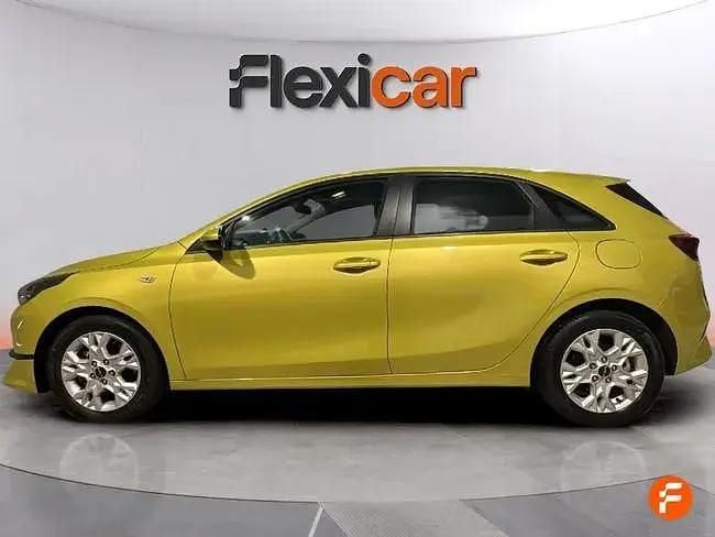 Używany Kia Ceed 100 KM (73 kW) 2023 Zielony Hatchback