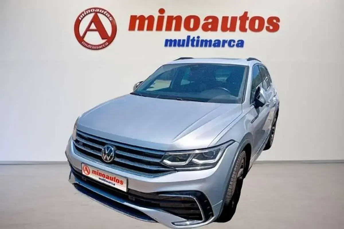 Usado VW Tiguan R-line 150 CV (110 kW) 2022 Gris SUV
