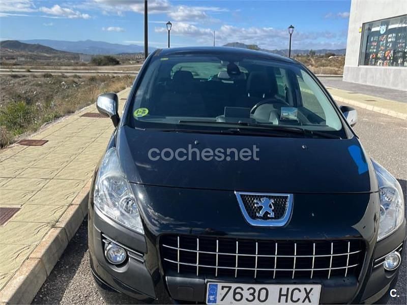 Usado Peugeot 3008 Sport 112 CV (82 kW) 2011 Negro Familiar