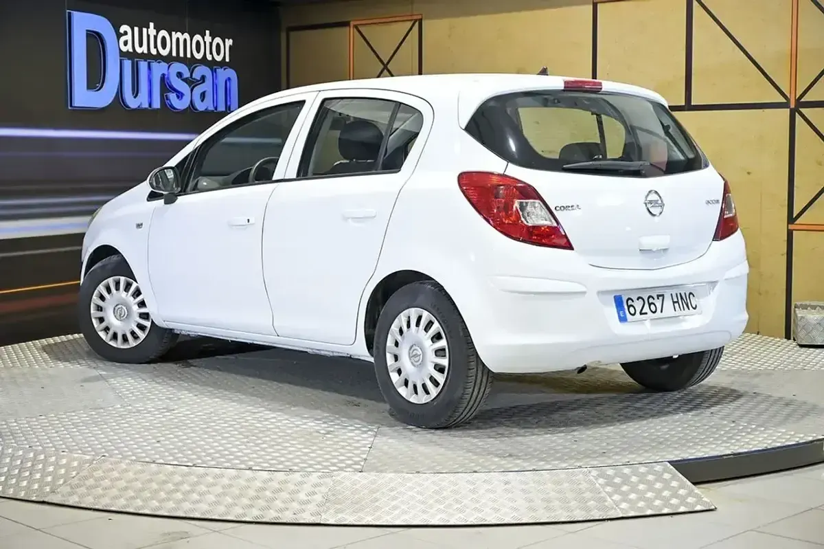 Usado Opel Corsa Selective 75 CV (55 kW) 2012 Blanco Utilitario