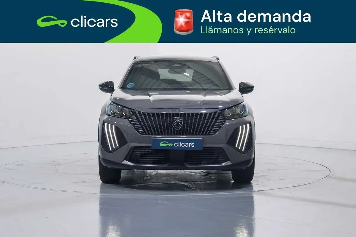 Usado Peugeot 2008 Allure 136 CV (100 kW) 2025 Gris SUV