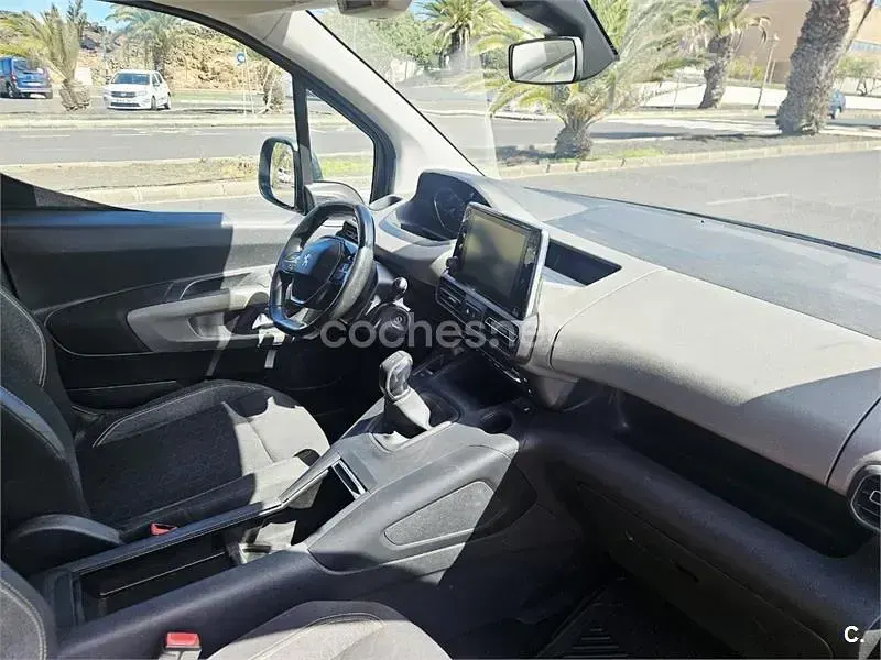 Usado Peugeot Rifter Active 100 CV (73 kW) 2018 Gris / plata Monovolumen