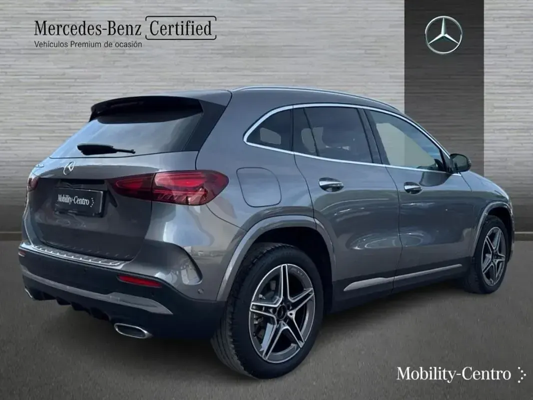 Usado Mercedes GLA250 163 CV (119 kW) 2025 Gris montaña SUV