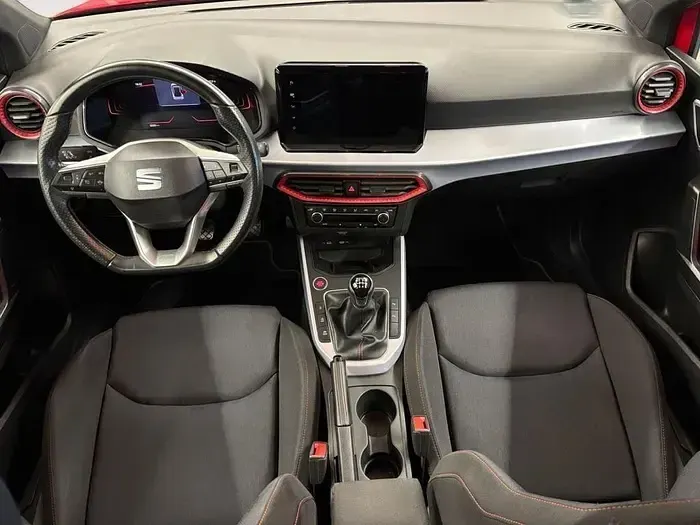 Usado Seat Arona FR 115 CV (84 kW) 2024 Rojo SUV
