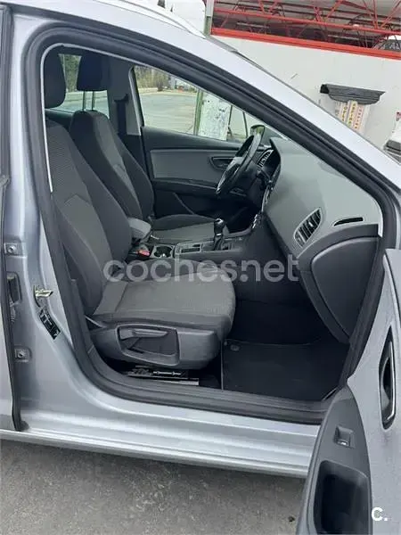 Usado Seat Leon ST Style 115 CV (84 kW) 2017 Gris / plata Familiar
