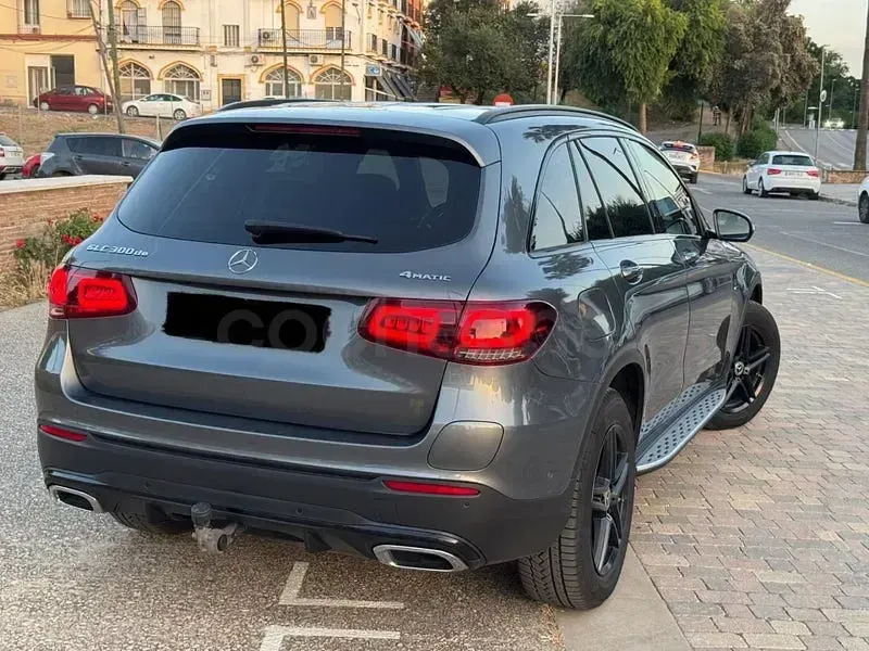 Usado Mercedes GLC300e 306 CV (225 kW) 2020 Gris / plata SUV