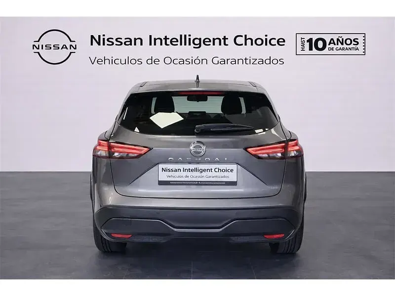 Usado Nissan Qashqai Acenta 140 CV (102 kW) 2021 Gris / plata SUV