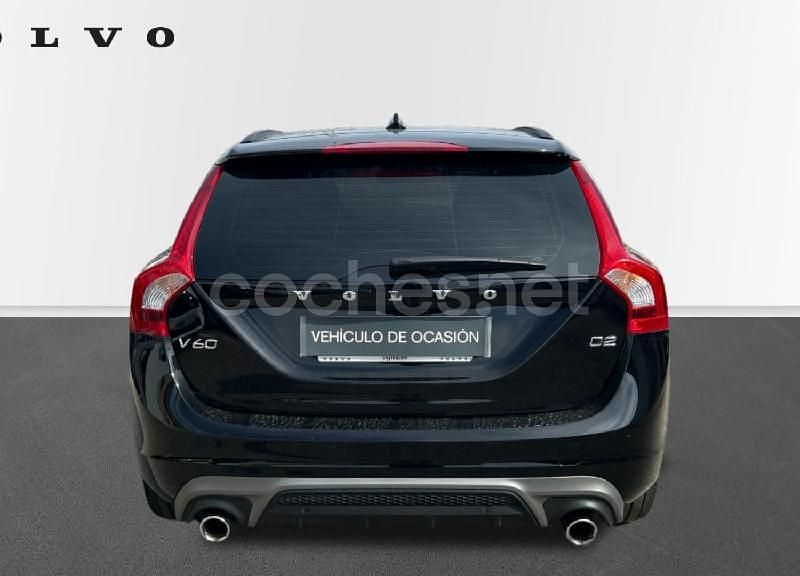 Usado Volvo V60 R-Design Momentum 120 CV (88 kW) 2017 Negro Familiar