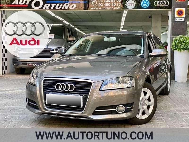 Beige Usado 2012 Audi A3 Sportback Attraction Utilitario | 11.995 € (Un poco caro) - Imagen 1/4