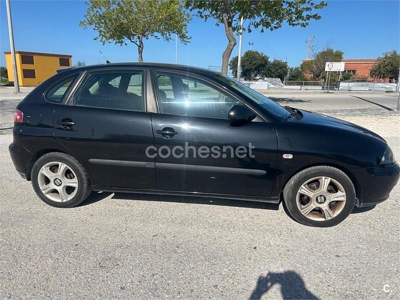 Usado Seat Ibiza Stella 75 CV (55 kW) 2004 Negro Utilitario