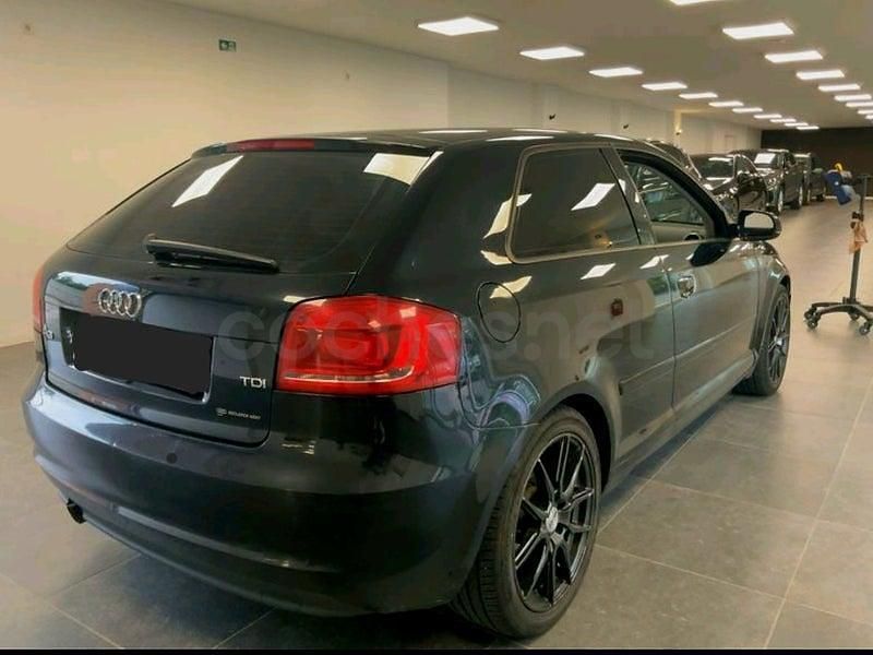 Usado Audi A3 Attraction 105 CV (77 kW) 2012 Negro Utilitario