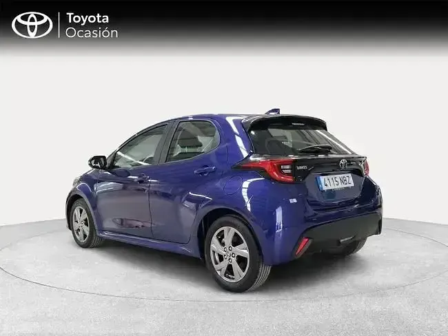 Usado Toyota Yaris Hybrid Active 116 CV (85 kW) 2025 Azul Berlina