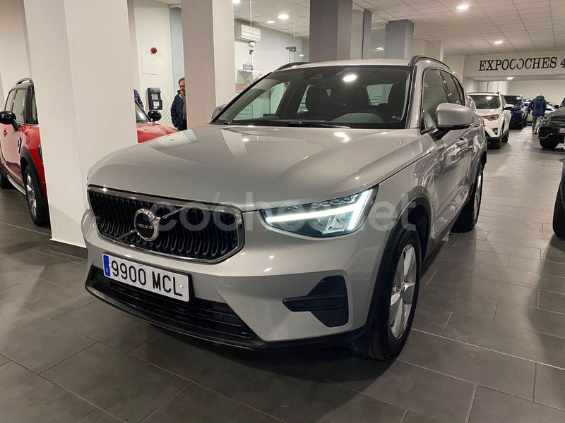 Gris / plata Usado 2022 Volvo XC40 SUV | 28.900 € (Precio justo) - Imagen 1/4
