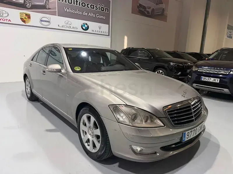 Usado Mercedes S320 235 CV (172 kW) 2009 Gris / plata Berlina
