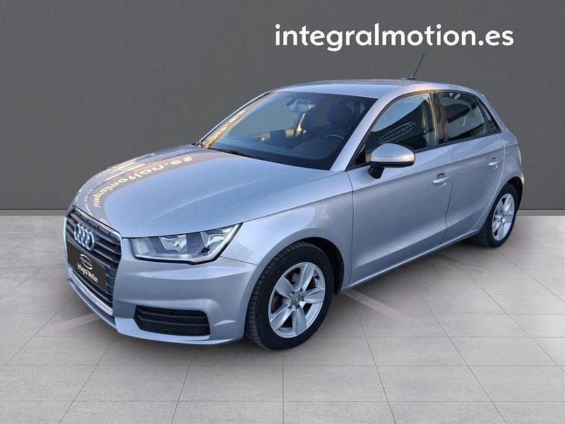 Usado Audi A1 Attraction 89 CV (65 kW) 2016 Gris Berlina