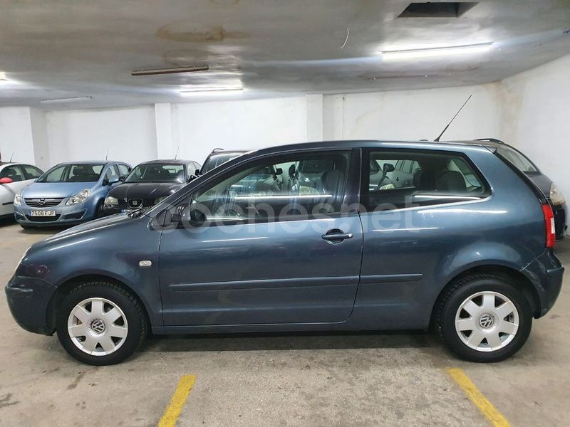 Gris / plata Usado 2002 VW Polo Highline Berlina | 3230 € (Precio justo) - Imagen 1/4