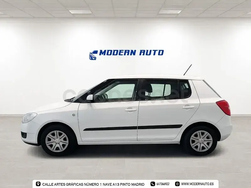 Usado Skoda Fabia 60 CV (44 kW) 2010 Blanco Berlina