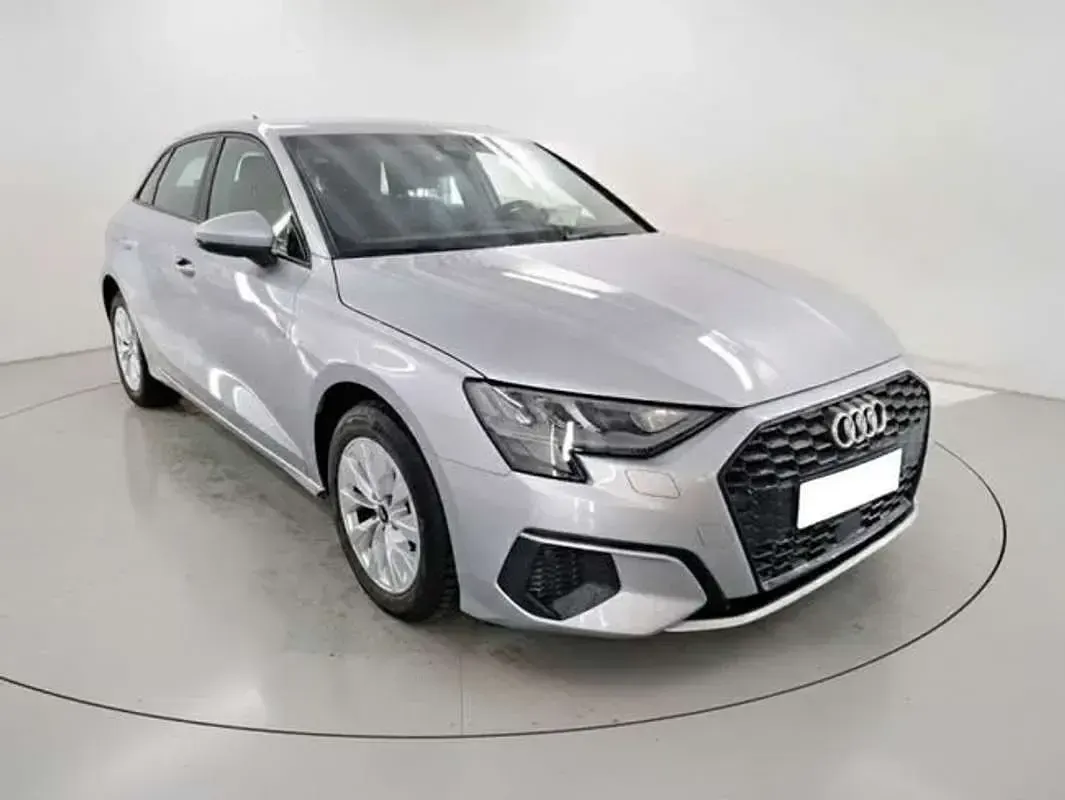 Usado Audi A3 Sportback Advanced 204 CV (150 kW) 2021 Gris Utilitario