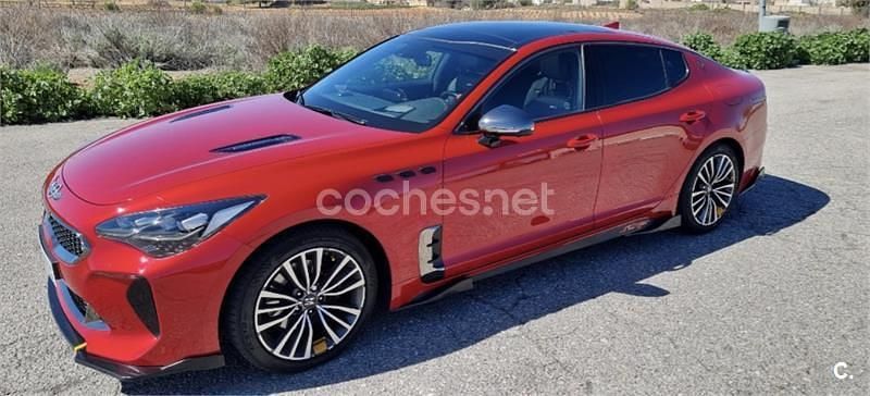 Rojo Usado 2018 Kia Stinger GT-Line Utilitario | 29.400 € - Imagen 1/4