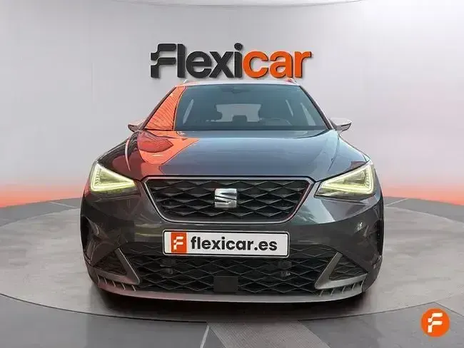 Usado Seat Arona FR 150 CV (110 kW) 2023 Gris SUV