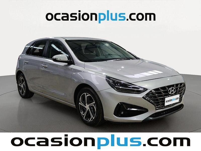 Begagnad Hyundai i30 120 HK (88 kW) 2022 Grå Halvkombi
