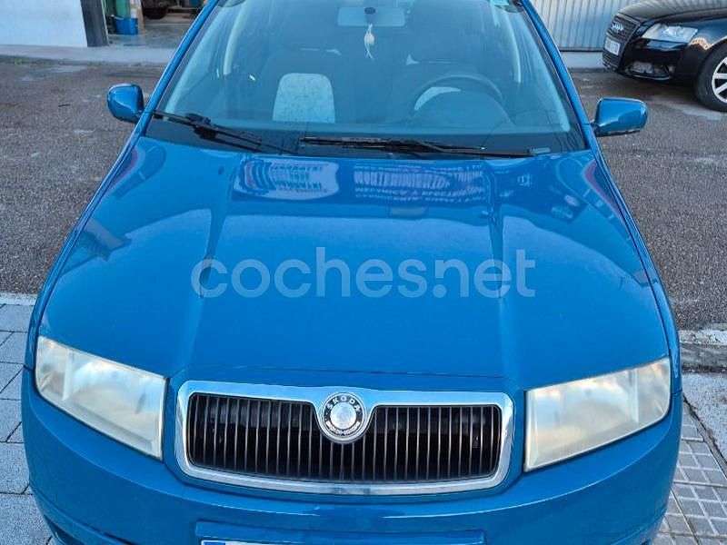 Usado Skoda Fabia 101 CV (74 kW) 2002 Azul Berlina