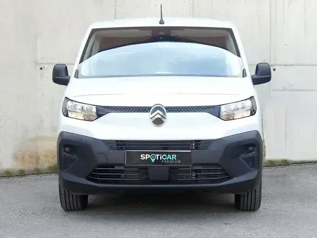 Usado Citroën Berlingo 102 CV (75 kW) 2024 Blanco Monovolumen