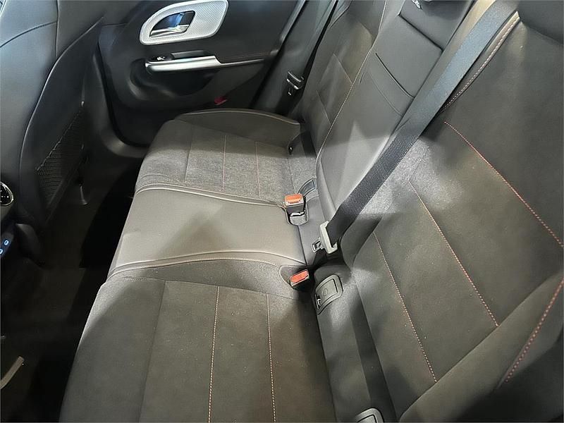 Nuevo Mercedes CLA220 190 CV (139 kW) 2026 Azul Berlina