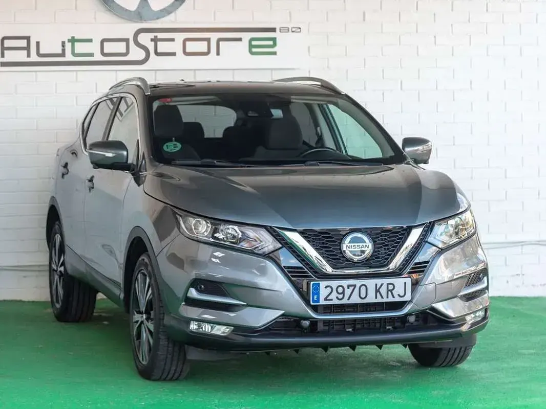 Usado Nissan Qashqai Tekna 131 CV (96 kW) 2018 Gris / plata SUV