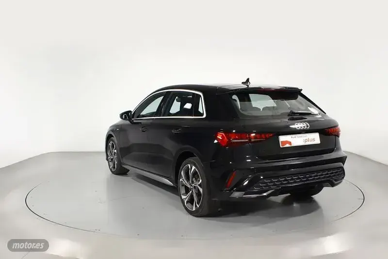 Usado Audi A3 Sportback e-tron S-Line 204 CV (150 kW) 2025 Negro Utilitario