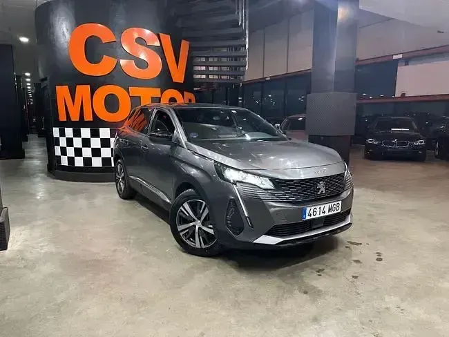 Usado Peugeot 3008 Allure 227 CV (166 kW) 2023 Gris SUV