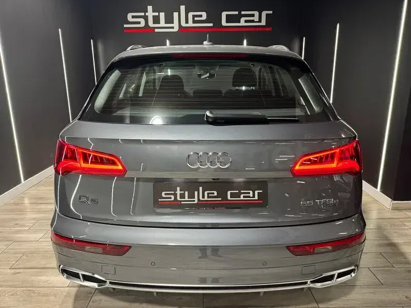 Käytetty Audi Q5 Competition 367 HP (269 kW) 2020 Harmaa Katumaasturi