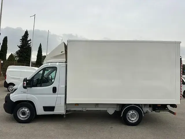Usado Fiat Ducato 140 CV (102 kW) 2022 Blanco Van
