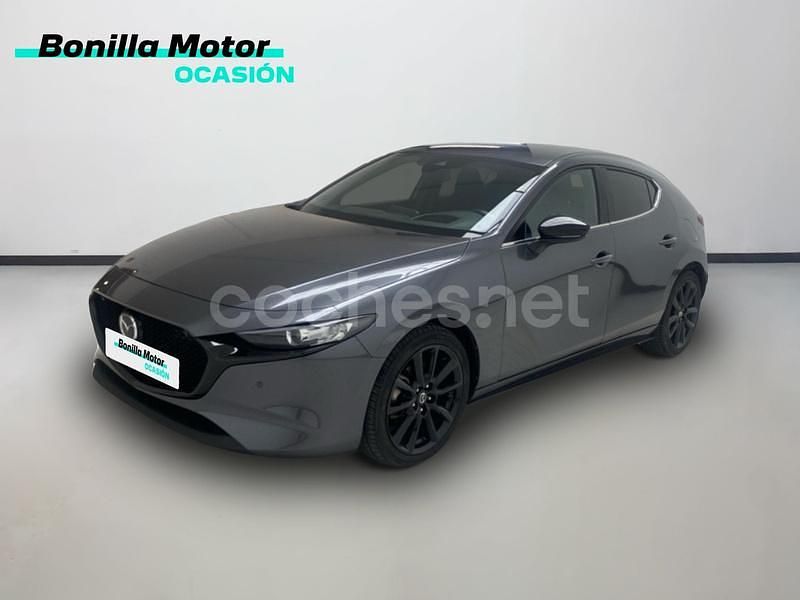 Gris / plata Usado 2023 Mazda 3 Homura-Line Berlina | 24.990 € (Precio justo) - Imagen 1/4