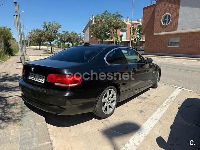 Negro Usado 2011 BMW 320 Comfort Edition Coupe | 9799 € (Un poco caro) - Imagen 1/4