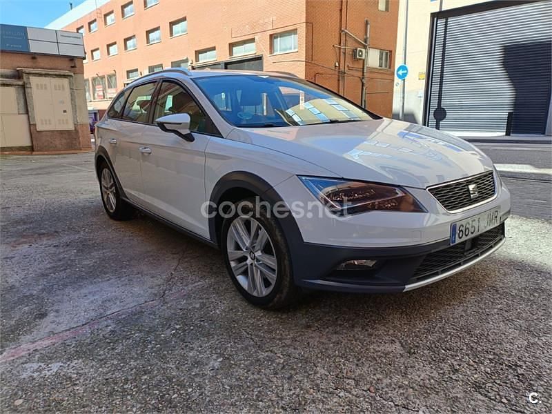 Usado Seat Leon 180 CV (132 kW) 2016 Blanco Familiar