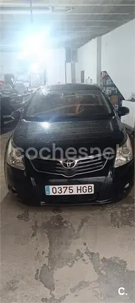 Usado Toyota Avensis Active 126 CV (92 kW) 2011 Negro Berlina
