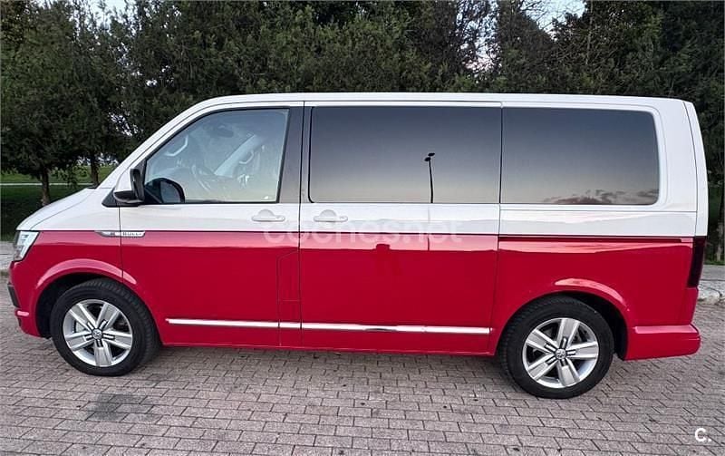 Usado VW Multivan Highline 204 CV (150 kW) 2017 Rojo Monovolumen