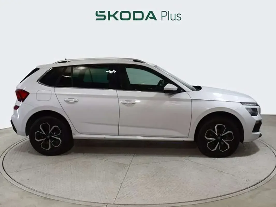 Usado Skoda Kamiq Selection 116 CV (85 kW) 2025 Blanco SUV