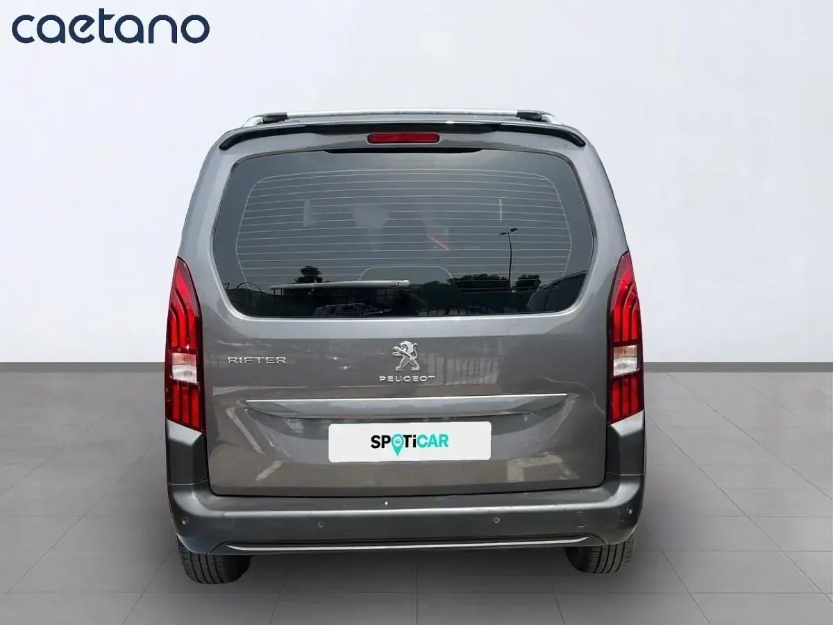 Usado Peugeot Rifter Style 100 CV (73 kW) 2021 Gris Monovolumen