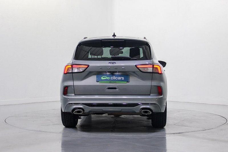 Usado Ford Kuga ST-Line 120 CV (88 kW) 2023 Gris / plata SUV